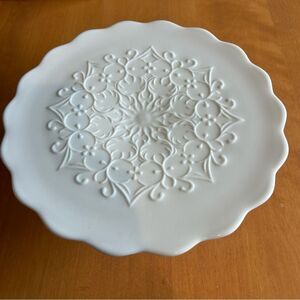 Elegant White Scalloped Edge Embossed Floral Scroll Design Pedestal Cake Stand